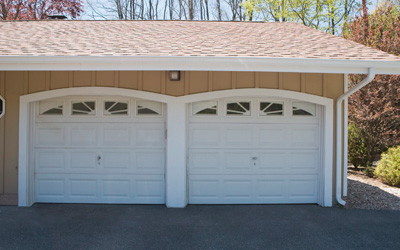 4 Ways to Prevent Garage Door From Tiny Critter & Windy Drafts 
